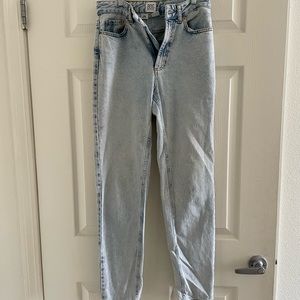 Light washed BDG mom high rise jeans size 25